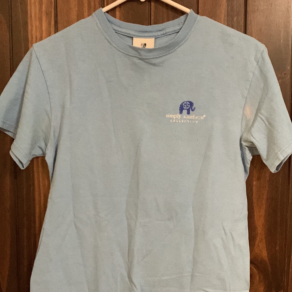 Simply southern t-shirt size small